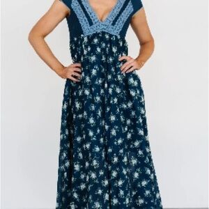 Elegant Blue Floral Maxi Dress